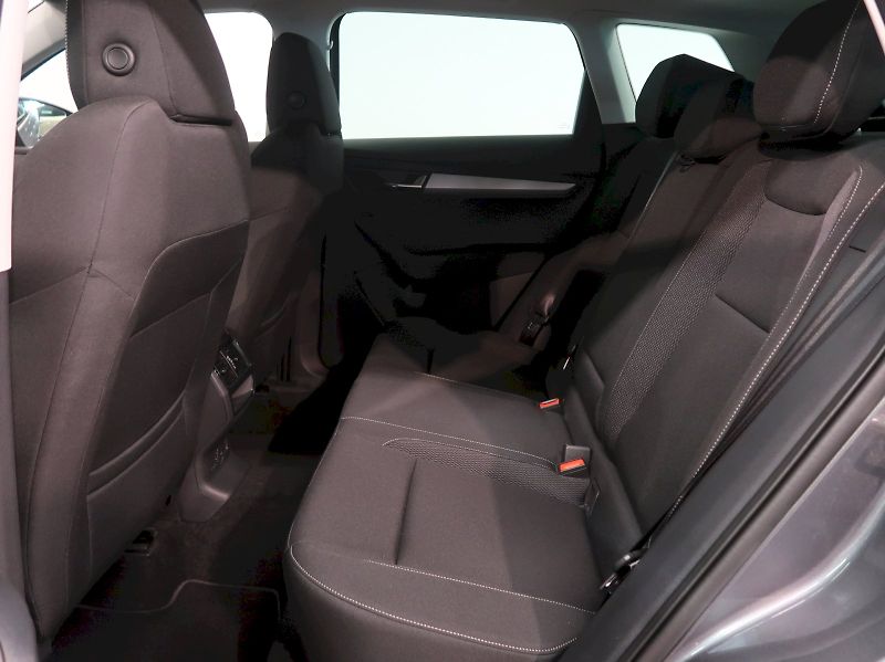 Škoda Karoq (2025) SELECTION 2.0TDI 85KW TAŽNÉ - fotka 15 z 40