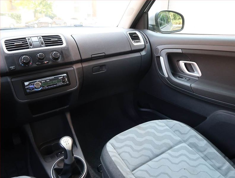 Škoda Fabia (2008) 1.2, nová STK, plně pojízdný - fotka 8 z 16