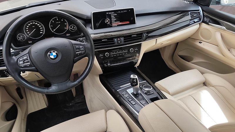 BMW X5 (2014) - fotka 28 z 63