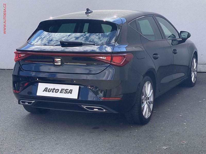 Seat Leon (2021) 2.0 TDi, FR, LED - fotka 4 z 17