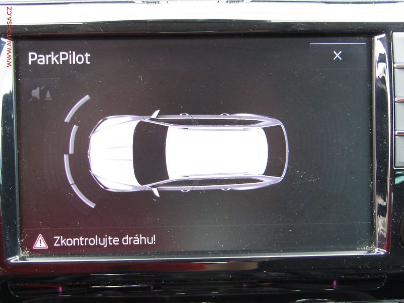 Škoda Superb (2016) 2.0 TDi, Style, TZ, navi - fotka 21 z 23