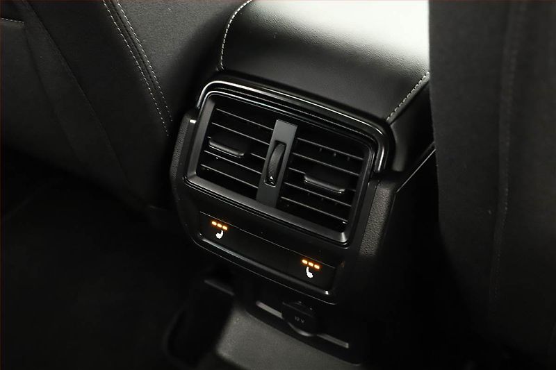 Škoda Karoq (2025) 1.5 TSI, Sportline - fotka 12 z 19