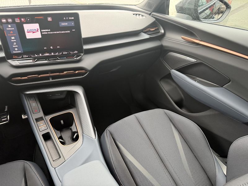 Cupra Terramar (2026) 2.0TSI 150kW 4WD R20 NT ZÁR 5L - fotka 19 z 37