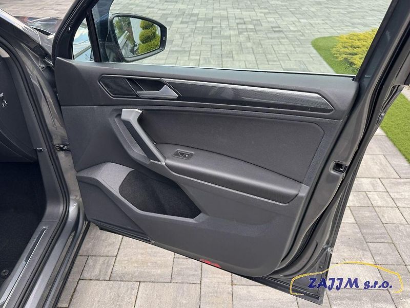Volkswagen Tiguan 2.0TDI 4x4 + tažné, kamera - fotka 49 z 60