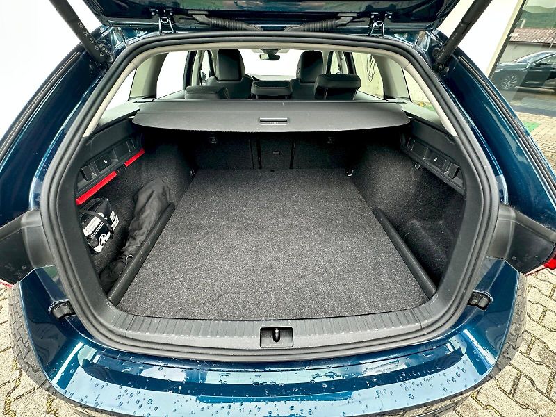 Škoda Octavia (2022) 1.4 TSI iV 150 kW DSG Style Co - fotka 22 z 23