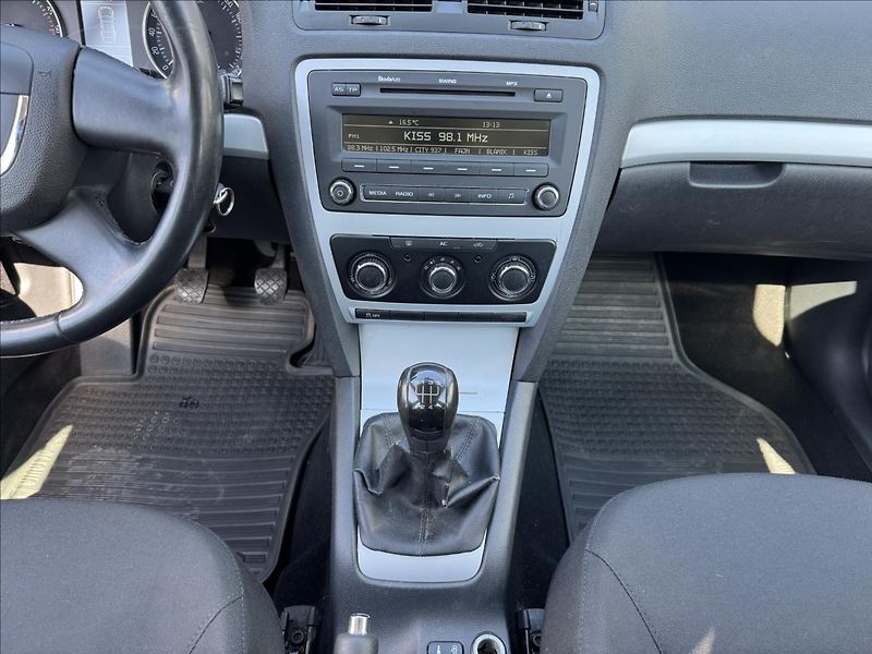 Škoda Octavia 1,6 TDI 77kW AC ALU - fotka 17 z 21