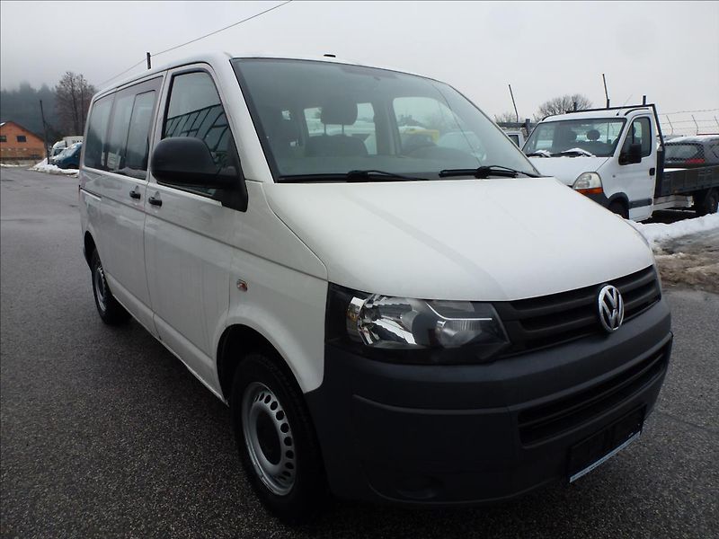 Volkswagen Transporter 2,0 TDi 9 míst - fotka 4 z 36