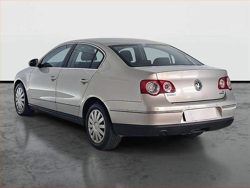 Volkswagen Passat (2010) 1.6 TDI, Serv.kniha, Navi - fotka 4 z 16