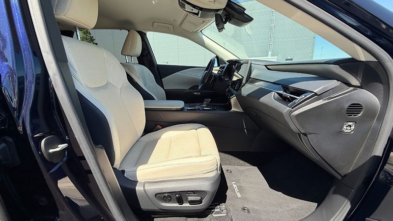 Lexus RX 450h plus 450H 2,5 PHEV LUXURY - fotka 7 z 29