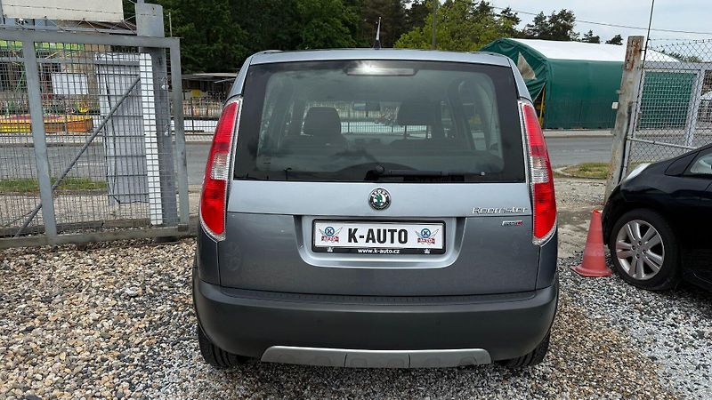 Škoda Roomster (2010) 1.2TSi 77kW *DSG*ALU*Klima* - fotka 5 z 22