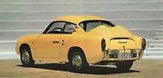 Zagato měl obrovský podíl na tom, že celková hmotnost se jen lehce přehoupla přes 500 kg.
