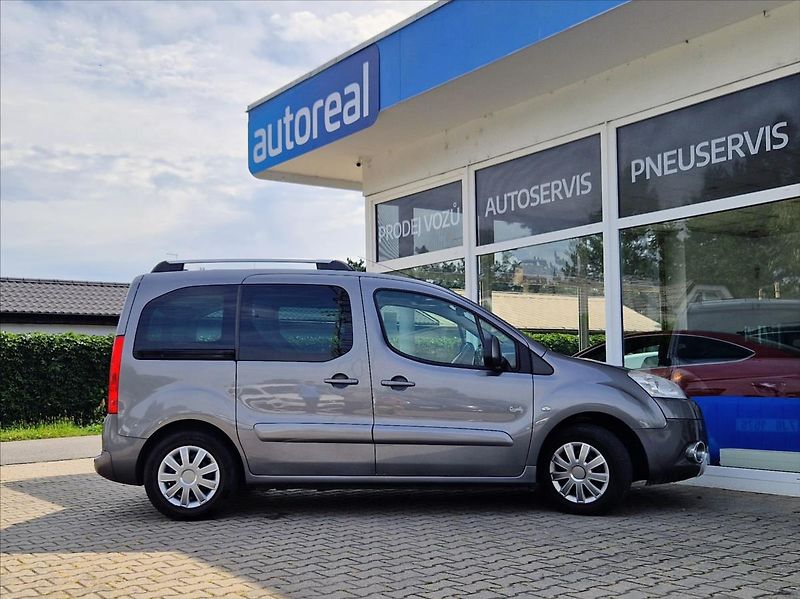 Peugeot Partner 1,6 HDi PANORAMA +ZIMNÍSADAKOL - fotka 6 z 32