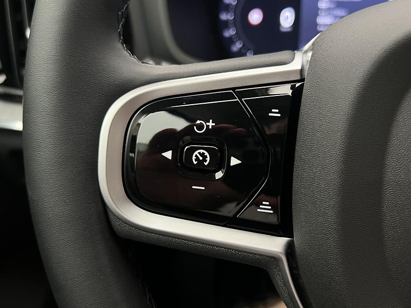 Volvo V60 T8 AWD BRIGHT PLUS AUT CZ  - fotka 25 z 48