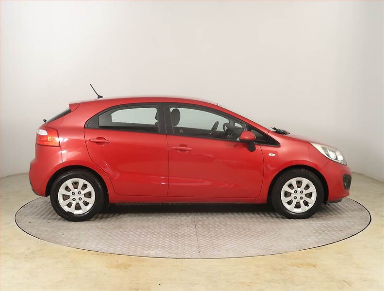 Kia Rio (2013) 1.4 CVVT, Park. senzory - fotka 6 z 15