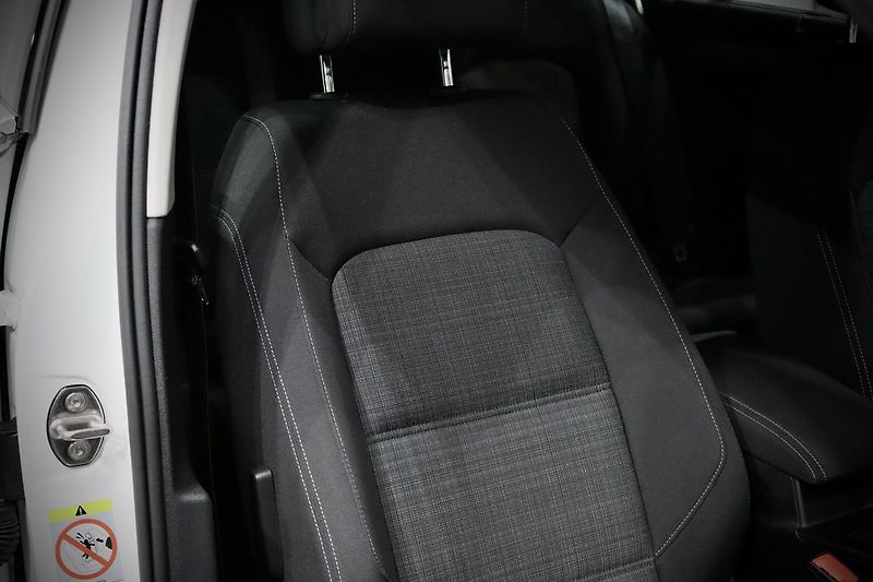 Volkswagen Passat B8 FL Var. 2.0 TSI 140 kW DSG - fotka 17 z 46