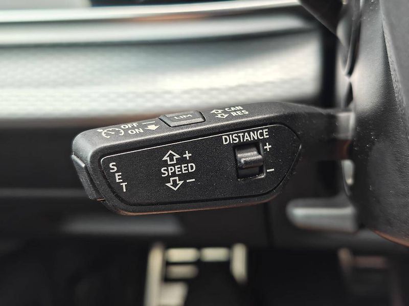 Audi Q8 SQ8 SUV Quattro 8TT 4,0TFSI - fotka 13 z 27