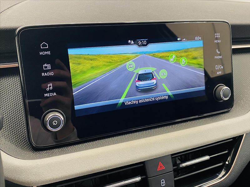 Škoda Scala 1,0 TSI 85kW Top Selection - fotka 12 z 27