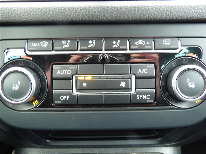 Volkswagen Tiguan 1,4 TSI 90KW SPORT - fotka 22 z 50