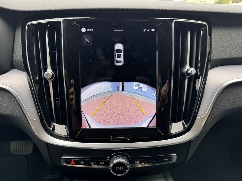 Volvo S60 (2024) 2.0i B4 Core Ad.LED Kamera - fotka 13 z 46