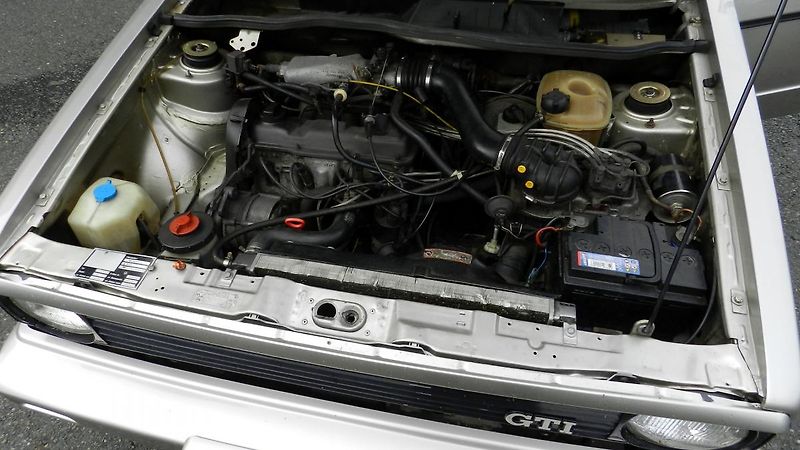 Volkswagen Golf MK1 cabrio 1.8i 70 kW KARMANN - fotka 19 z 24