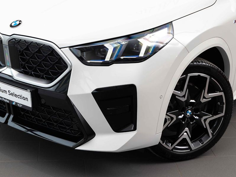 BMW X2 sDrive20i - fotka 7 z 22