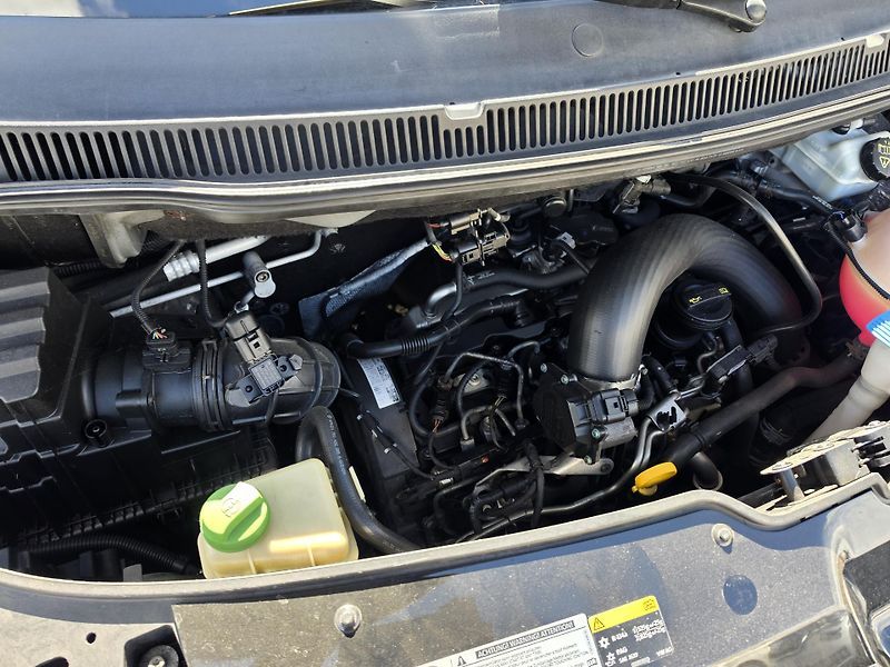 Volkswagen Multivan 2.0 TDI 7 Míst Special - fotka 10 z 22