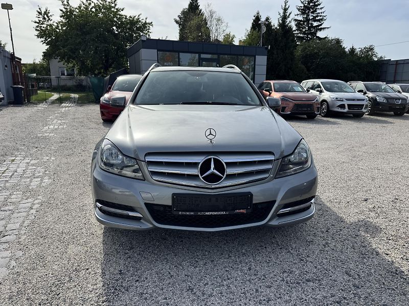 Mercedes-Benz Třídy C (2011) 1.8i C180 115Kw Automat - fotka 3 z 22