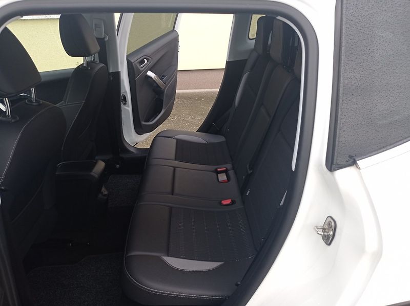 Peugeot 2008 1.5 75kW/Navi/1Maj/TOP - fotka 14 z 40