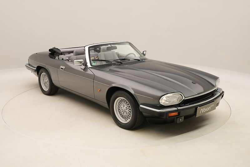 Jaguar XJS CONVERTIBLE 4.0 R6 AUT 1.maj - fotka 15 z 42
