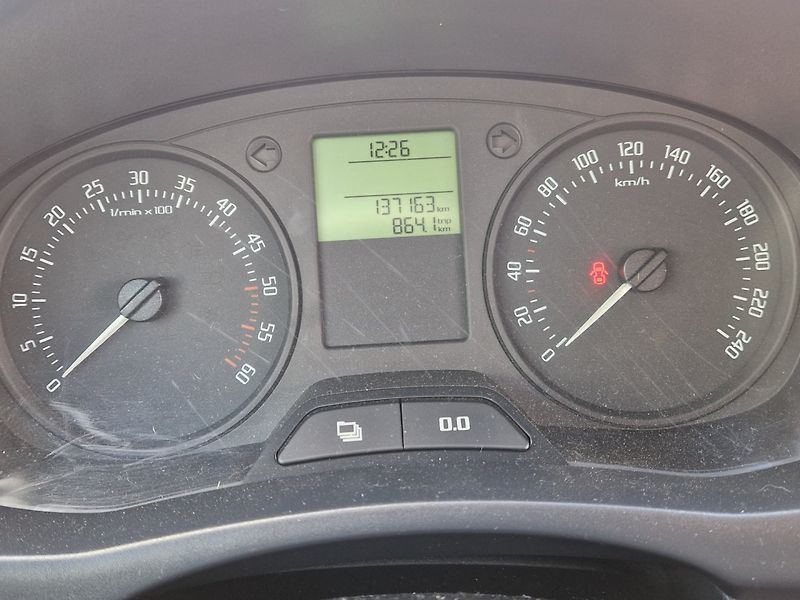 Škoda Fabia (2010) 1,6 TDI 55 Kw Klima - fotka 20 z 28