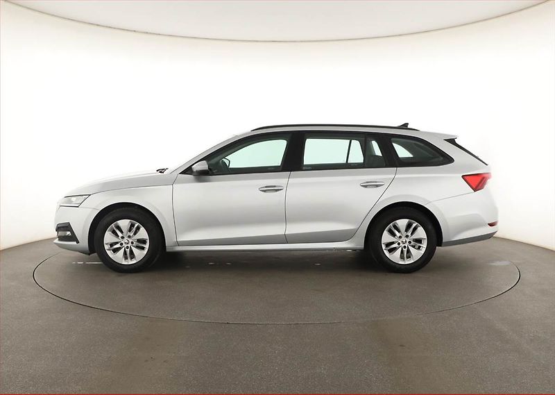 Škoda Octavia (2023) Ambition 2.0 TDI, ČR,1.maj - fotka 3 z 16