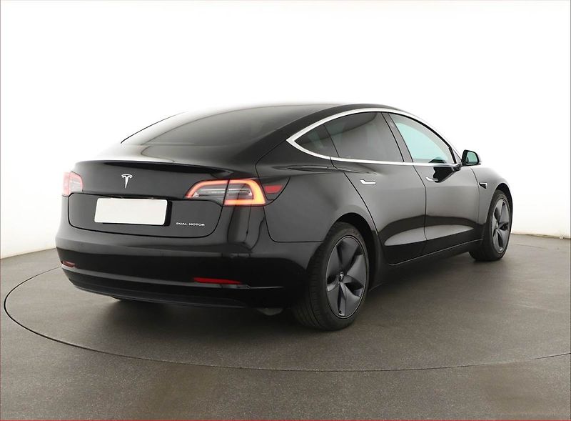 Tesla Model 3 (2019) Long Range 4WD 78kWh, SoH 82% - fotka 5 z 20