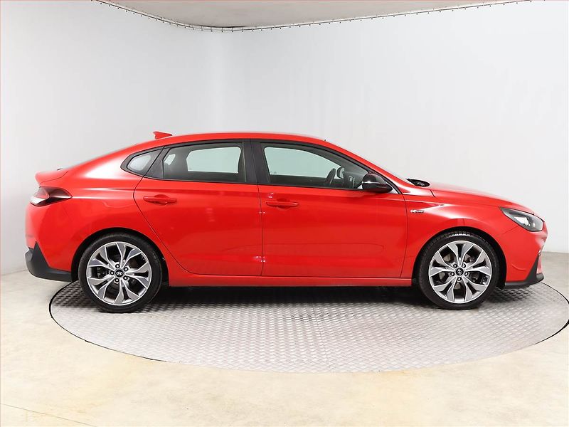 Hyundai i30 (2020) N-Line 1.4 T-GDI, Serv.kniha - fotka 6 z 15
