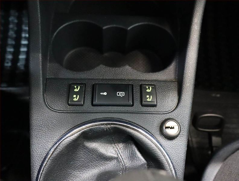 Škoda Roomster (2011) 1.2 TSI, Vyhř. sedaček - fotka 13 z 17