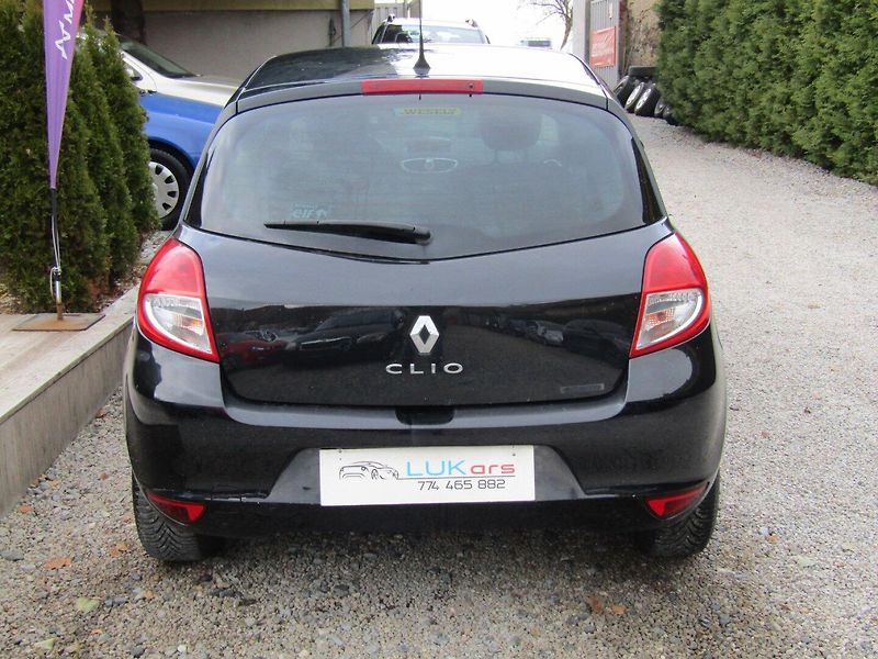Renault Clio (2013) 1.2i 55kW  ZIMNÍ PNEU - fotka 12 z 34