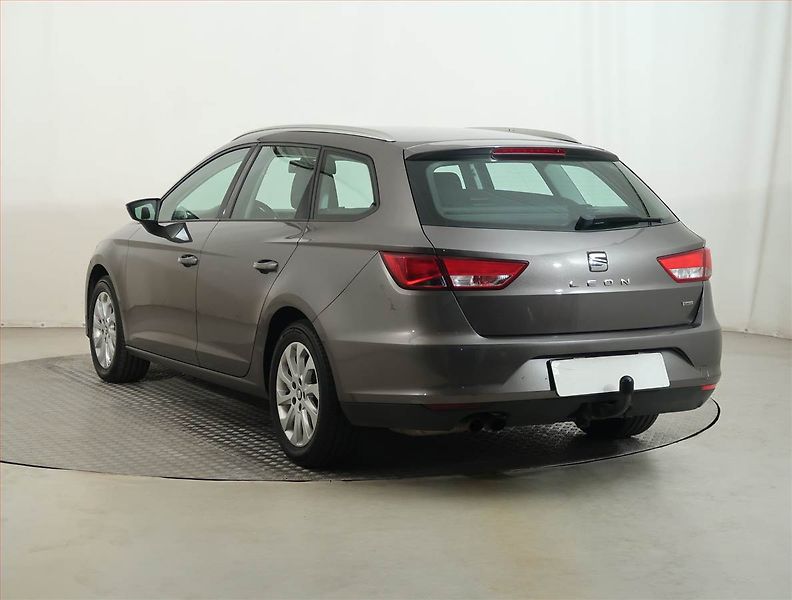 Seat Leon (2015) 1.6 TDI, 4X4, Serv.kniha - fotka 4 z 13