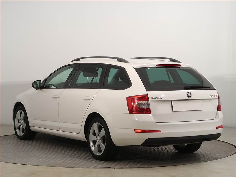 Škoda Octavia (2014) Elegance 1.6 TDI, Tempomat - fotka 4 z 14