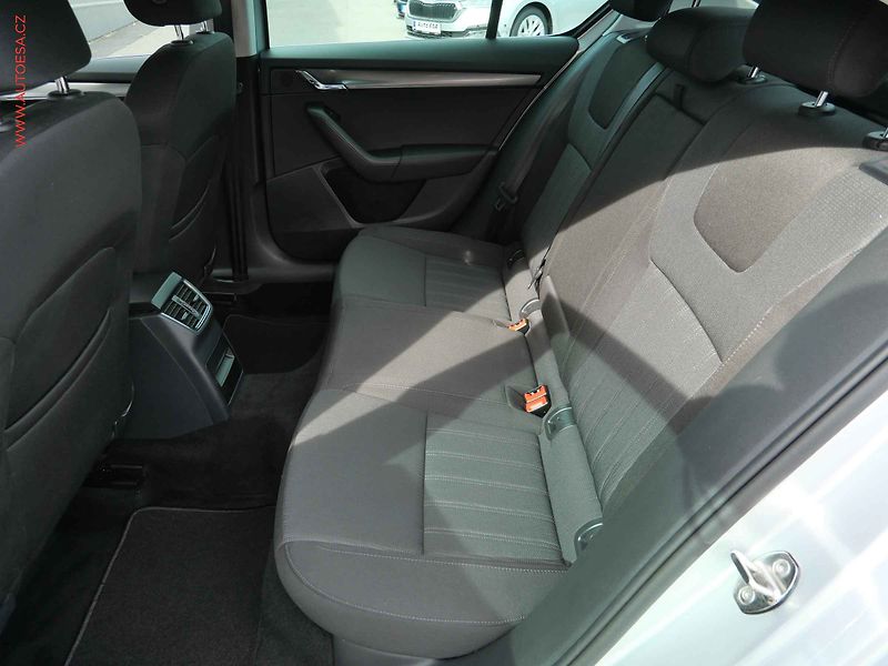 Škoda Octavia (2018) 1.4 TSI, ČR, Style - fotka 10 z 25
