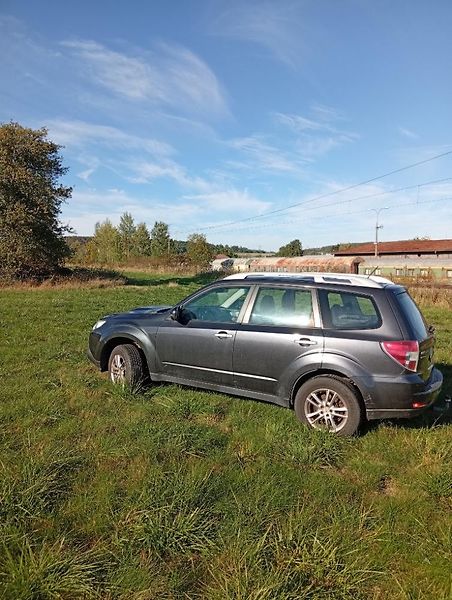 Subaru Forester 2.0D 4x4 - fotka 17 z 24