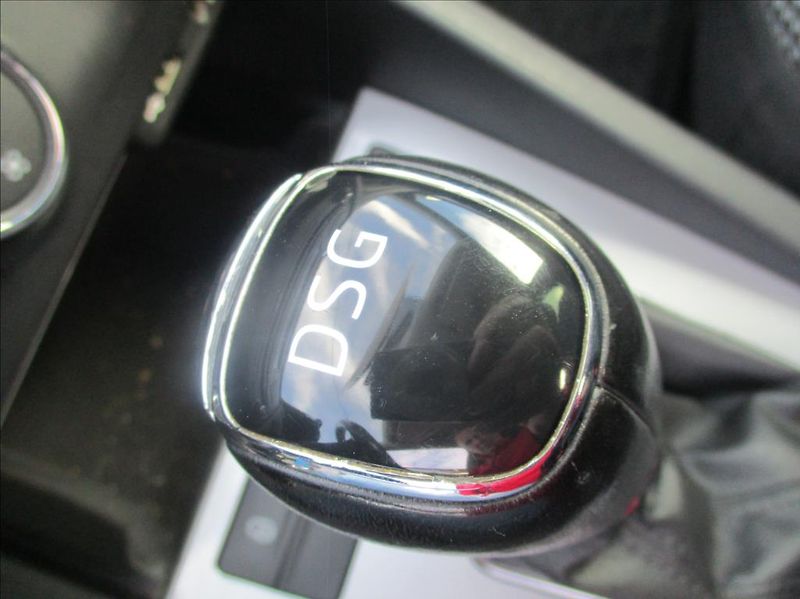 Škoda Octavia 1,6 TDI, DSG,klima,serv.kniha, - fotka 14 z 33
