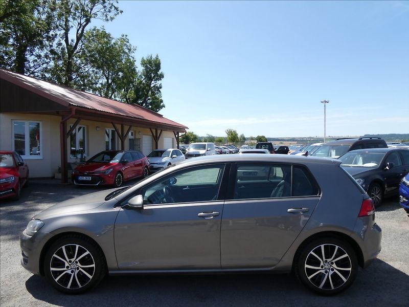 Volkswagen Golf 1,4 TSi 103kW DSG, webasto - fotka 6 z 51