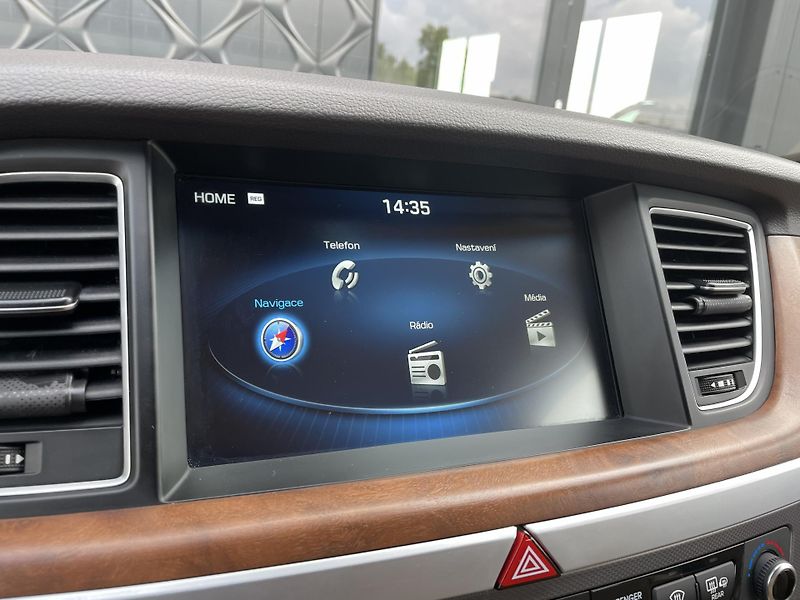 Hyundai Genesis EXCLUSIVE 3.8 GDI V6 4x4 232kW - fotka 14 z 33