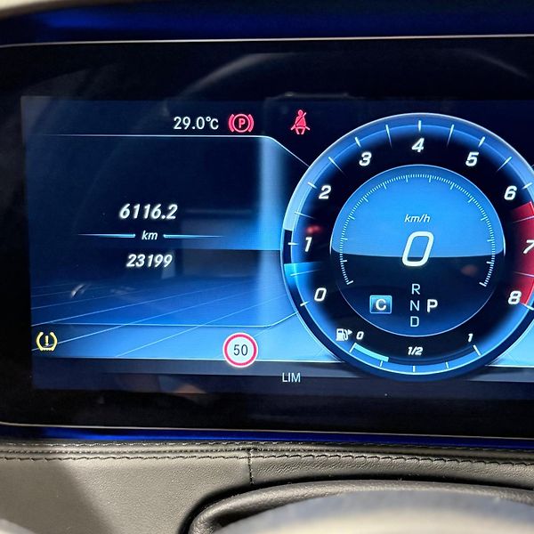 Mercedes-Benz Třídy S (2019) S 560L - fotka 14 z 32