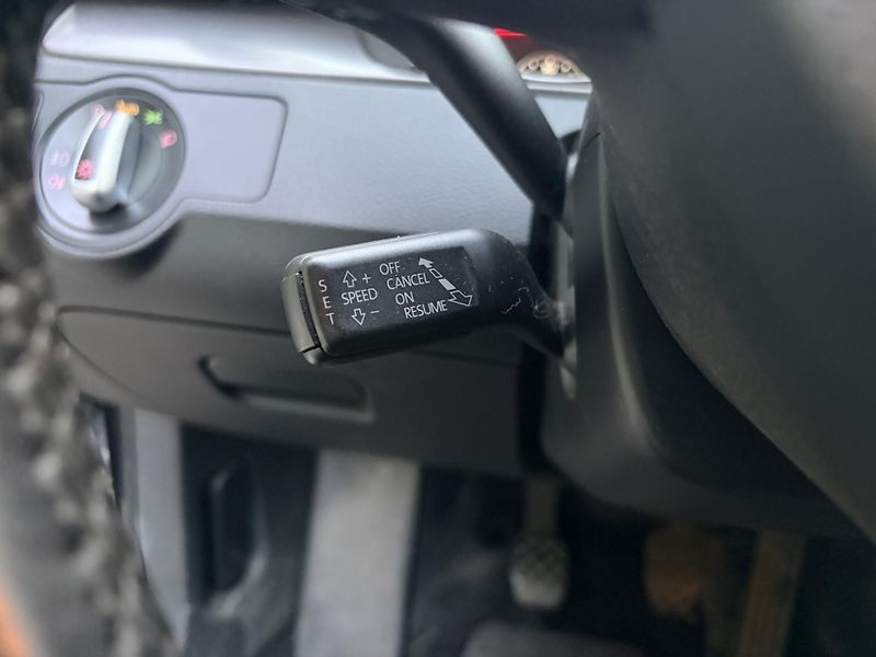 Volkswagen Passat 1.6TDI 77KW - fotka 14 z 36