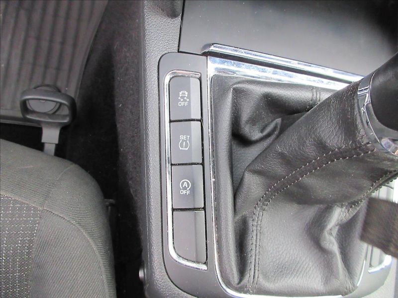 Škoda Superb 2,0 TDi 103 Kw, Xenon, Vyhř. N - fotka 22 z 28