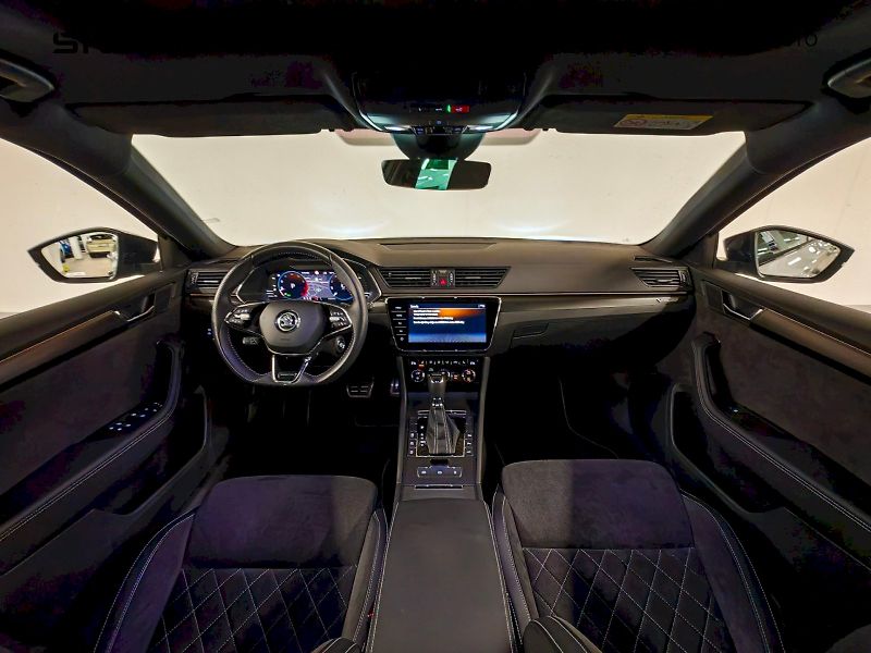 Škoda Superb (2023) Combi 2.0 TSI 140 kW DSG Sport - fotka 5 z 32