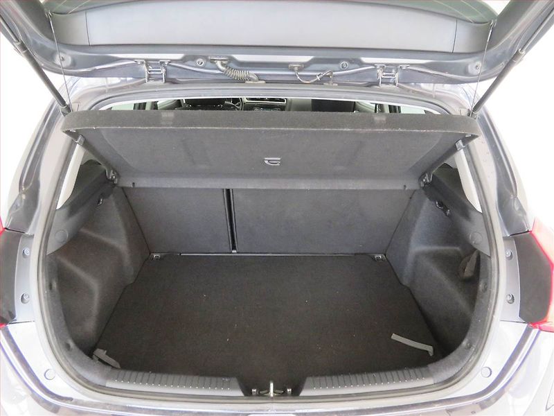 Kia Ceed (2017) 1.4 MPI, Tempomat - fotka 13 z 16
