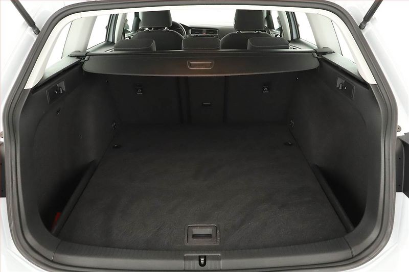 Volkswagen Golf (2017) 1.0 TSI, Tempomat - fotka 10 z 14