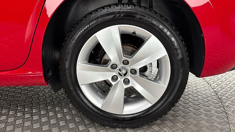 Škoda Scala 1.0 TSI Style - fotka 19 z 26