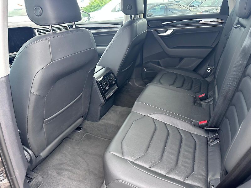 Volkswagen Touareg 3.0 TDI 170kW - fotka 17 z 18